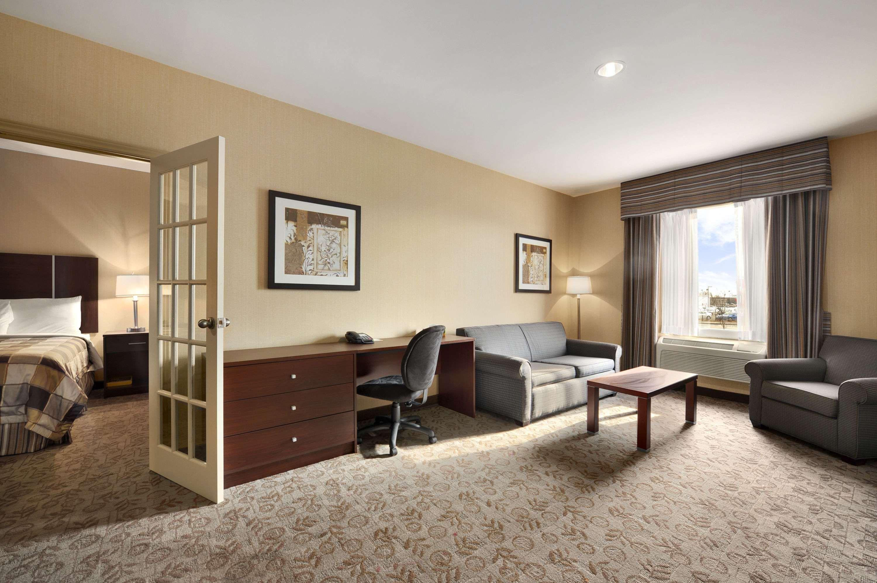 Days Inn By Wyndham Brampton Exterior photo