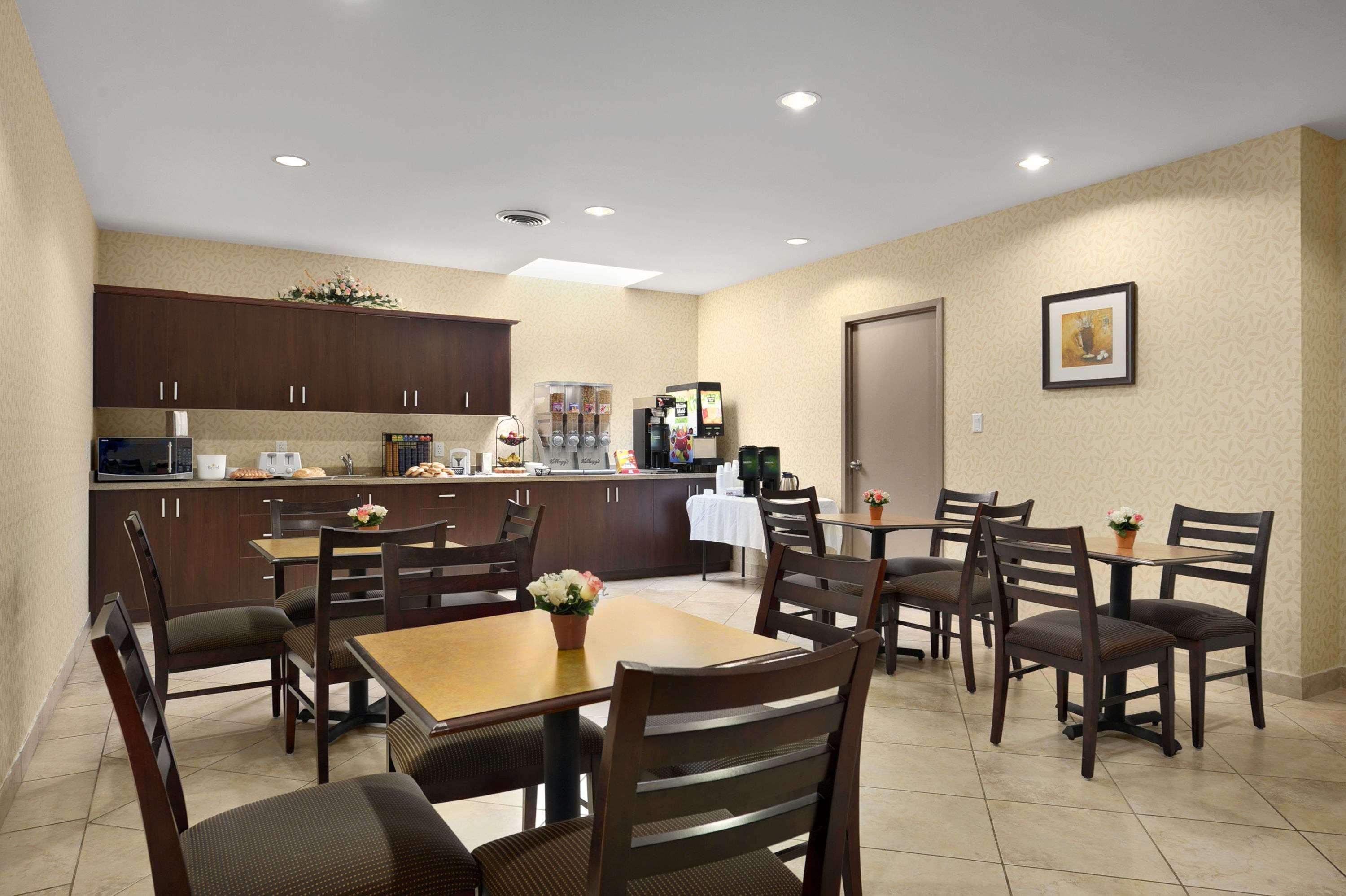 Days Inn By Wyndham Brampton Restaurant photo