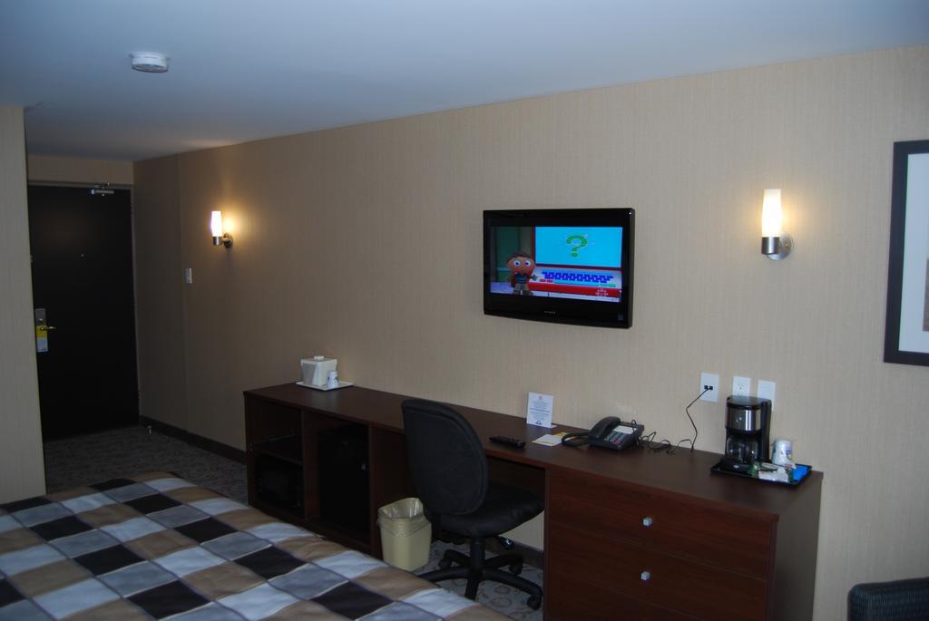 Days Inn By Wyndham Brampton Exterior photo